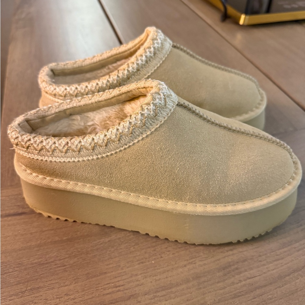 Beige Platform Slippers with Fleece Lining